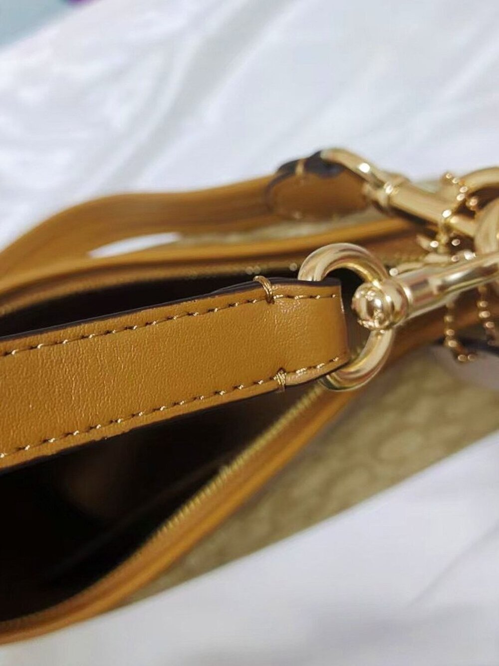 Classic Coach Hobo Bag in Beige Signature Canvas Tan Leather Trim - Picture 7 of 10